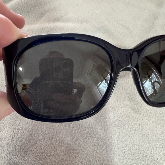 CHANEL Navy Blue and Black Oversized Women\'s Sunglasses with Quilted Case main image 5